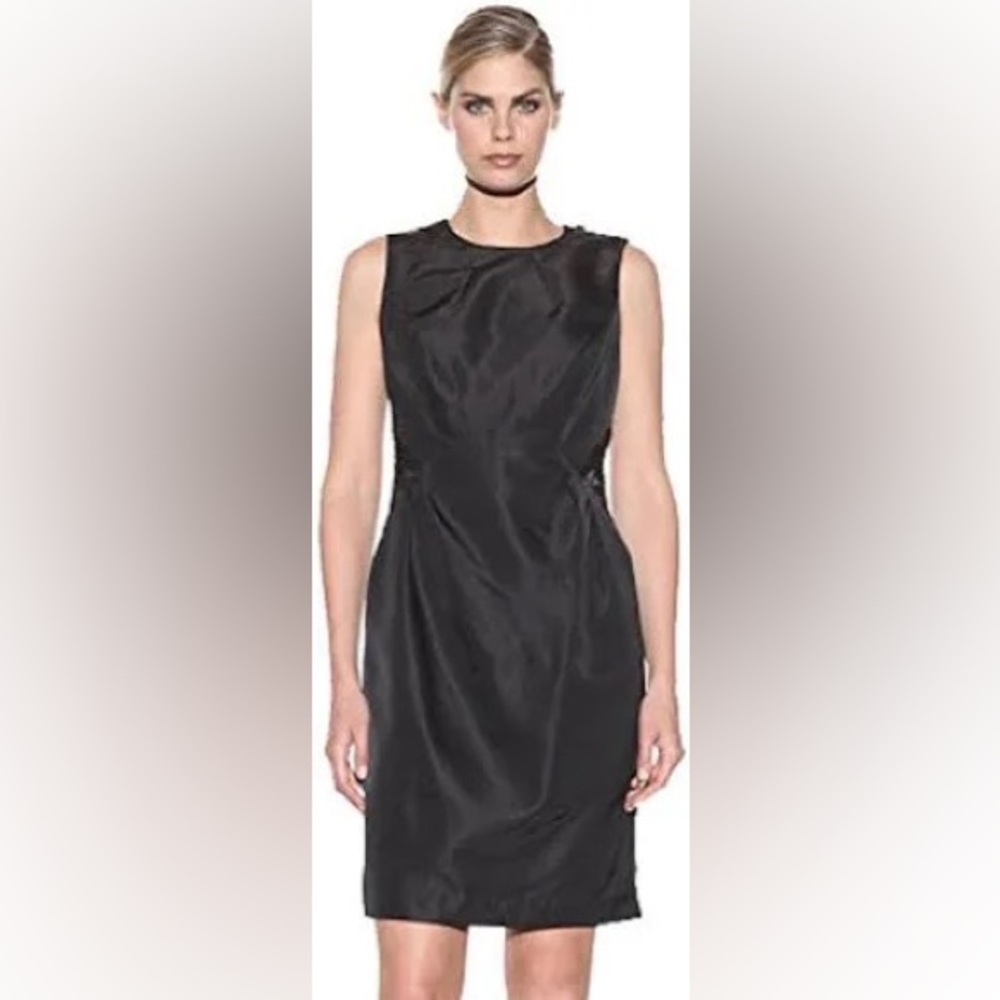Perfect LBD. Magaschoni size 6